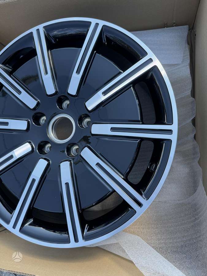 Porsche Taycan, light alloy, R20