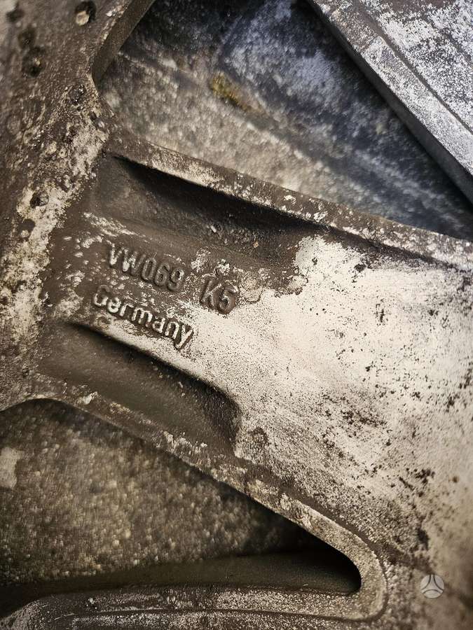 Volkswagen, light alloy, R16