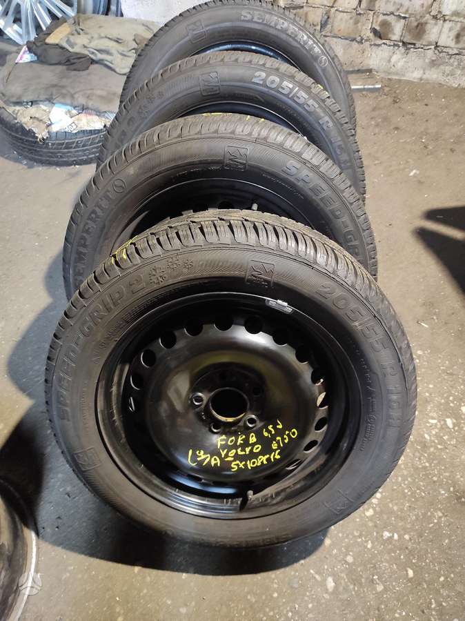 Ford, ratų gaubtai, R16