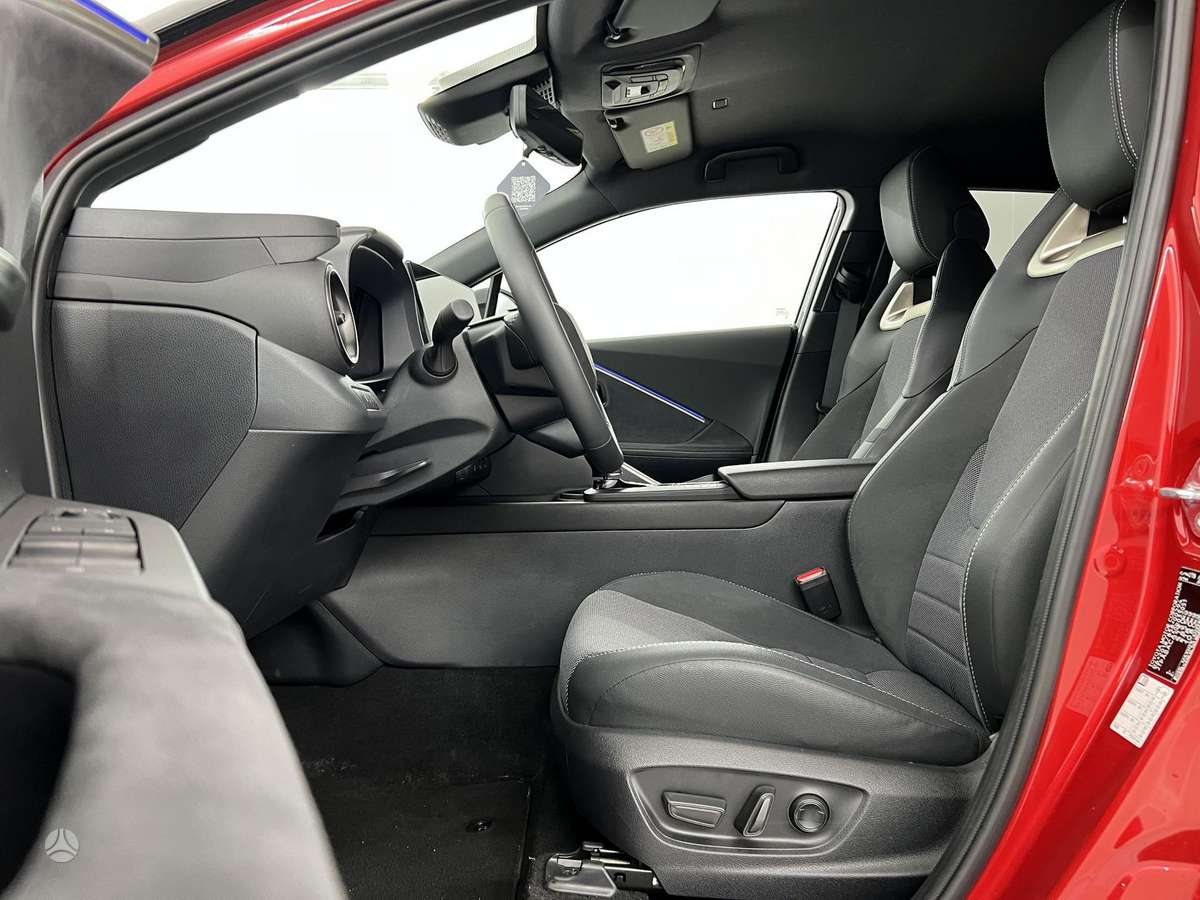 Toyota C-HR - 11
