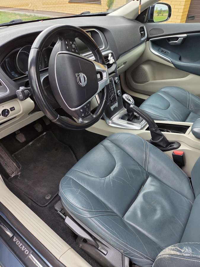 Volvo V40, 1.6 l., hečbekas