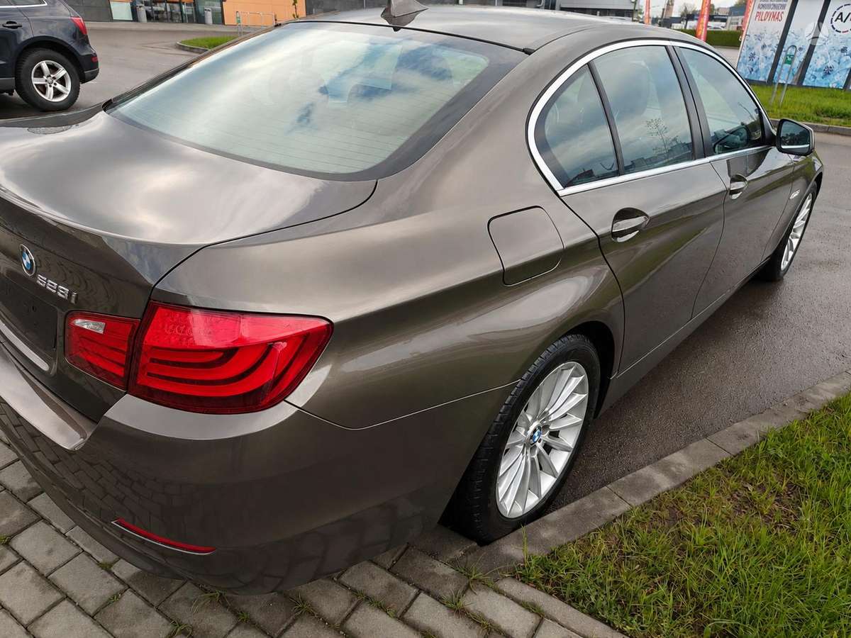 BMW 523, 3.0 l., Седан
