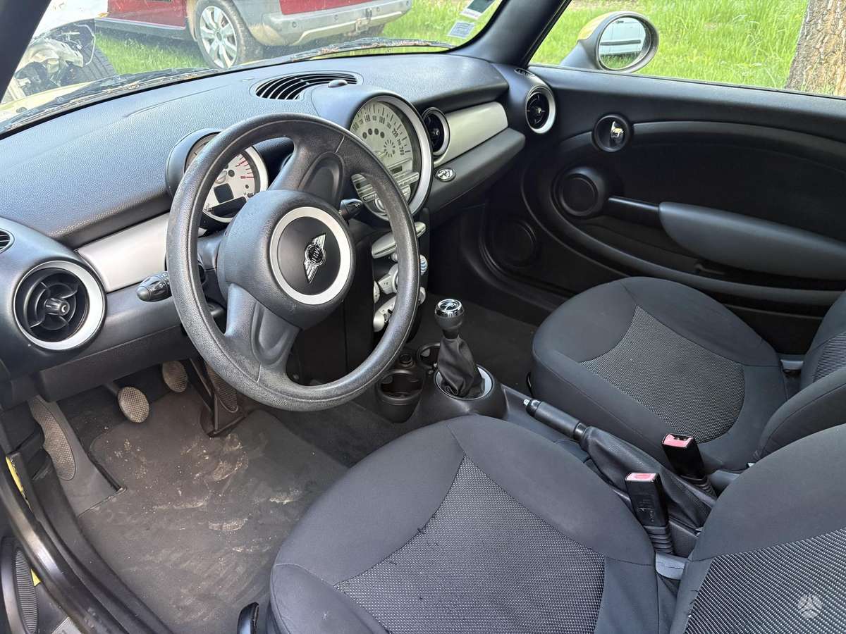 Mini Cooper, 1.6 l., convertible