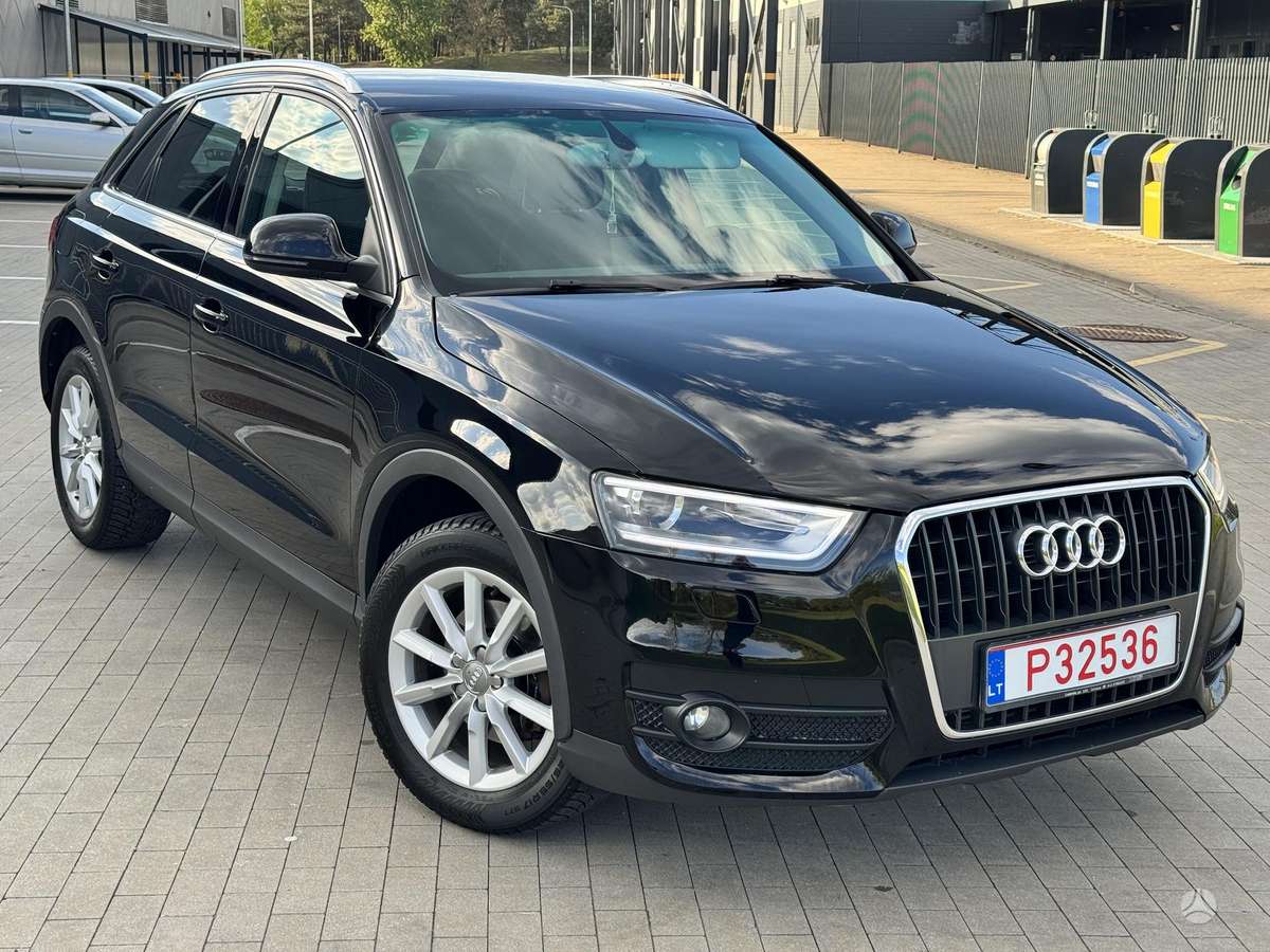 Audi Q3, 2.0 l., off-road / crossover