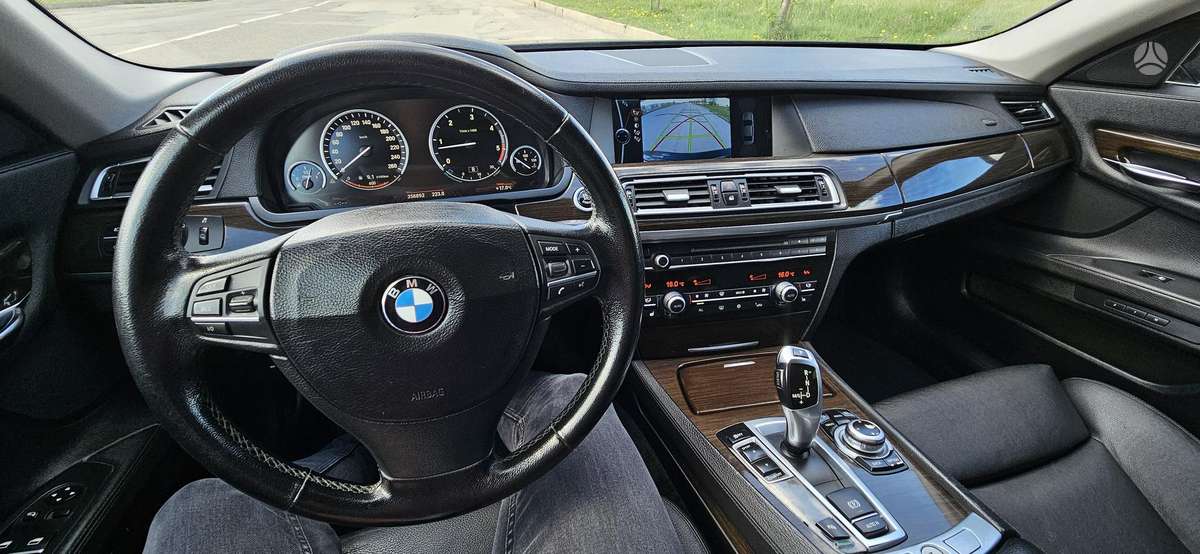 BMW 730, 3.0 l., Седан
