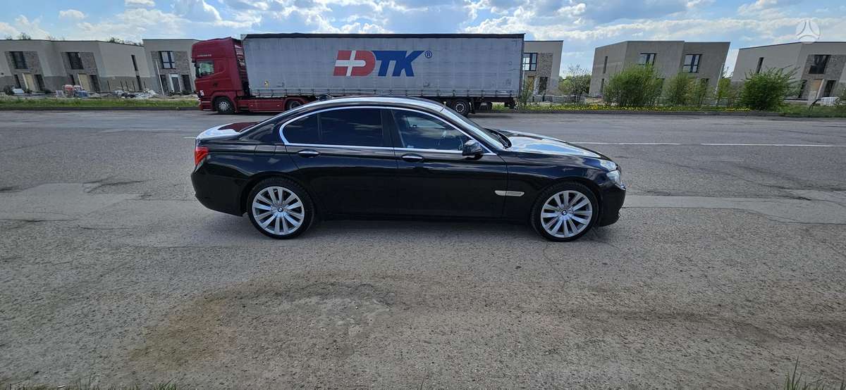 BMW 730, 3.0 l., Седан