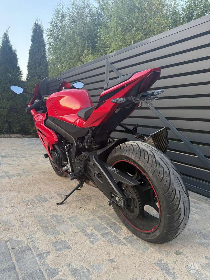 Suzuki GSX-R 1000cc, superbikes