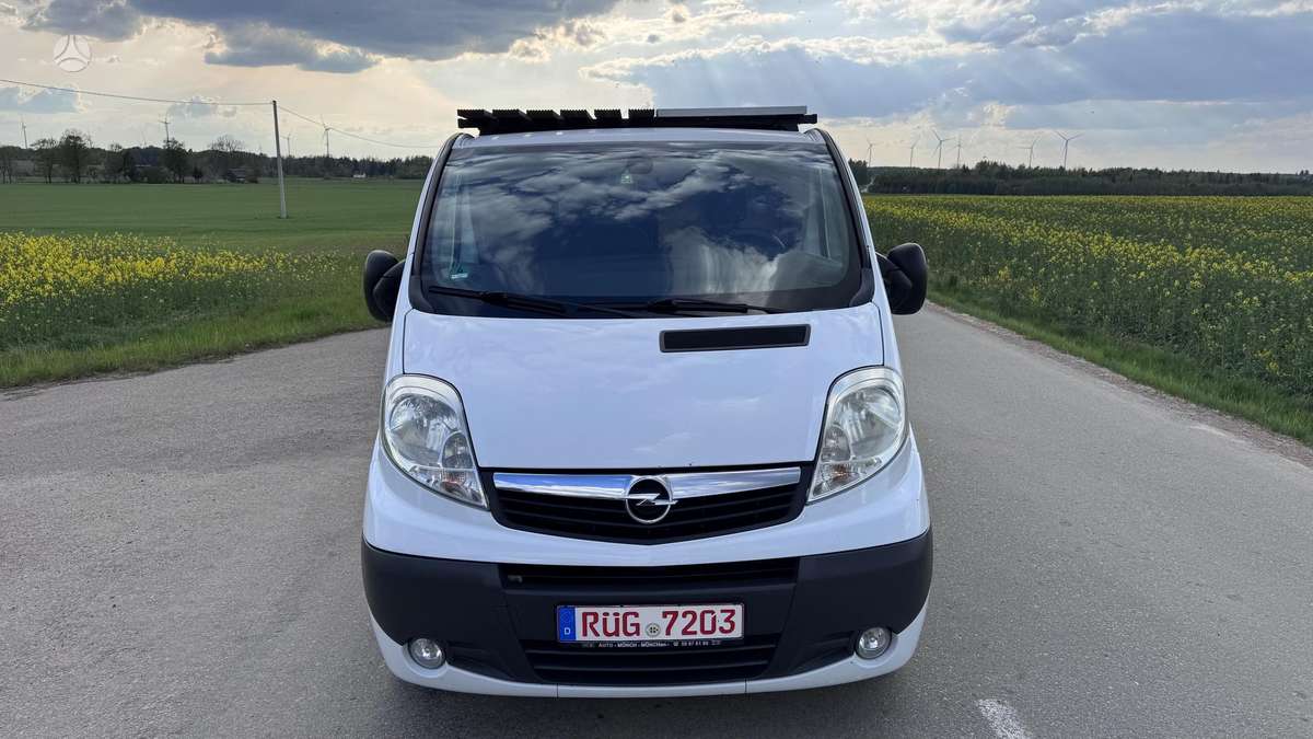 Opel Vivaro, 2.0 l., passenger minibus