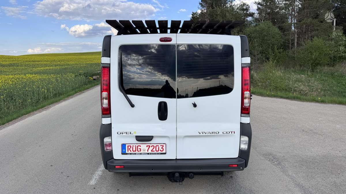 Opel Vivaro, 2.0 l., passenger minibus
