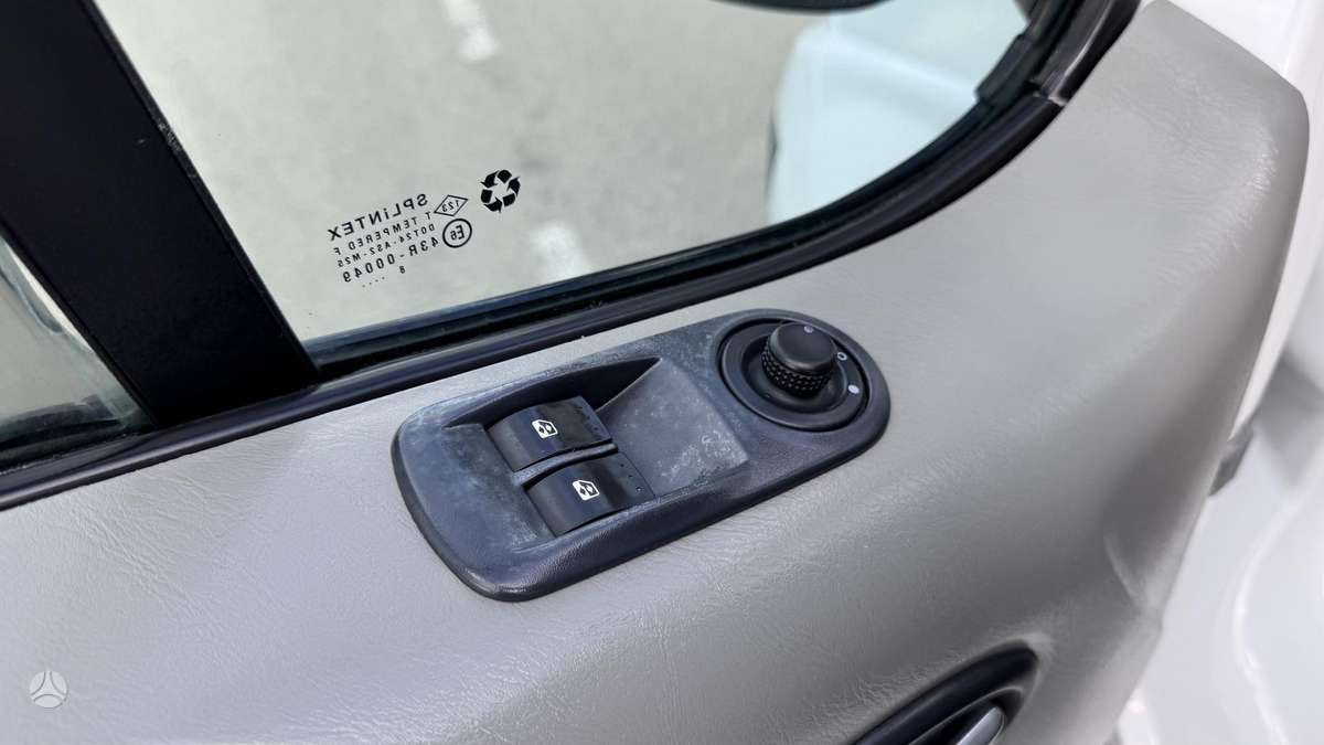 Opel Vivaro, 2.0 l., passenger minibus