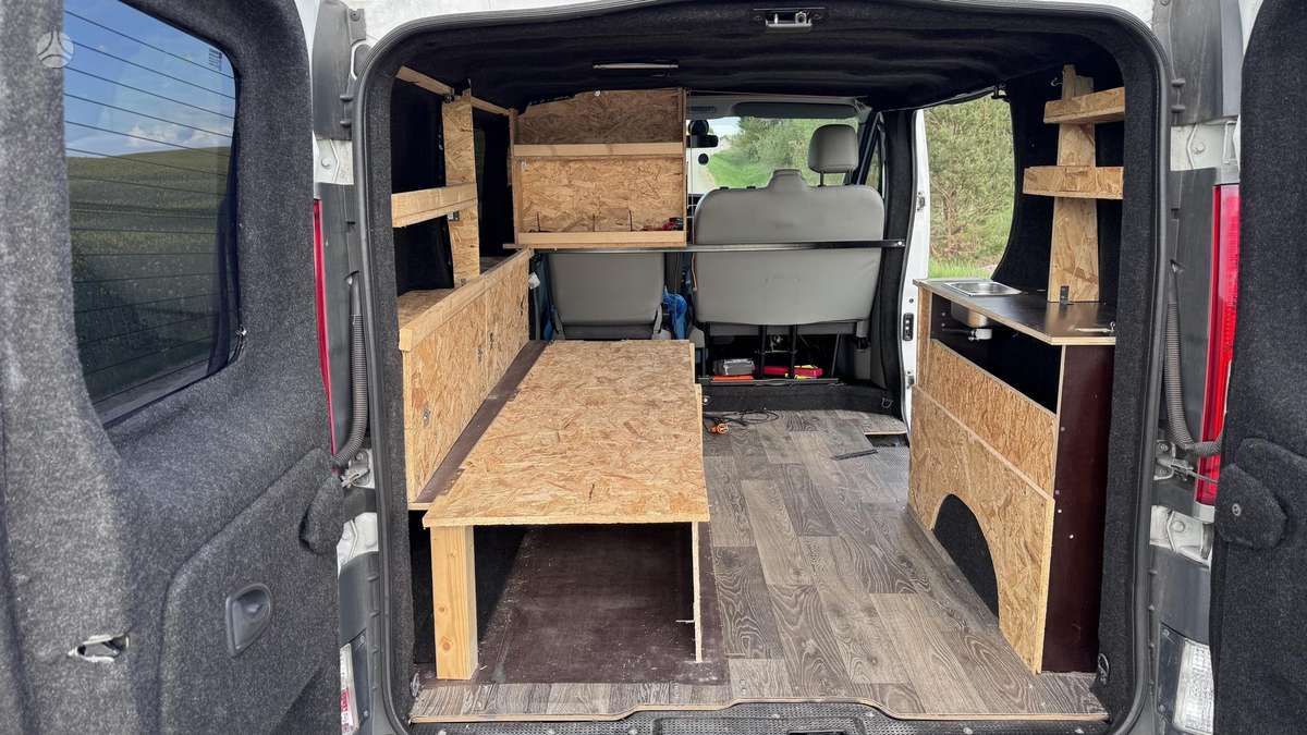 Opel Vivaro, 2.0 l., passenger minibus