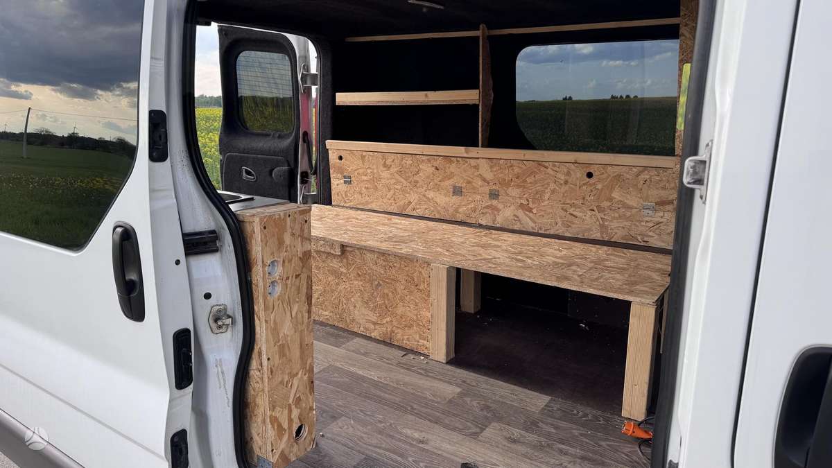 Opel Vivaro, 2.0 l., passenger minibus