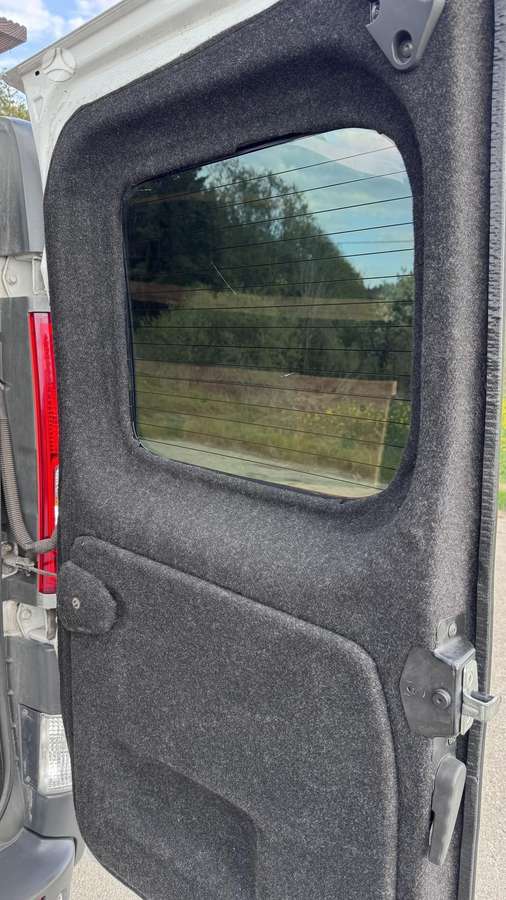 Opel Vivaro, 2.0 l., passenger minibus