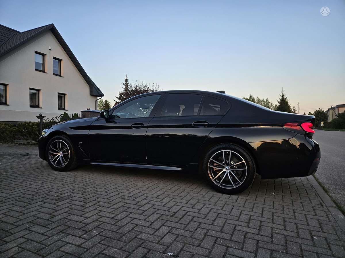 BMW 520, 2.0 l., saloon / sedan