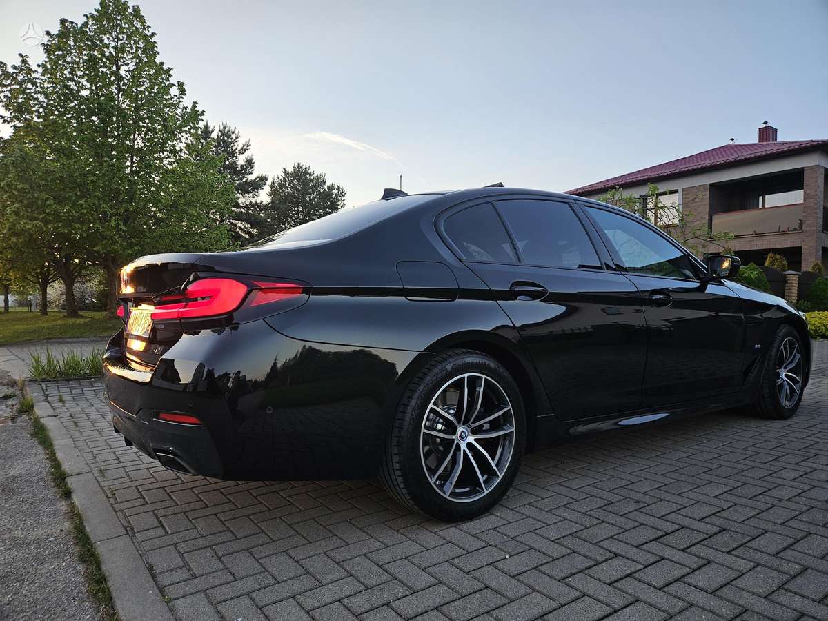 BMW 520, 2.0 l., saloon / sedan