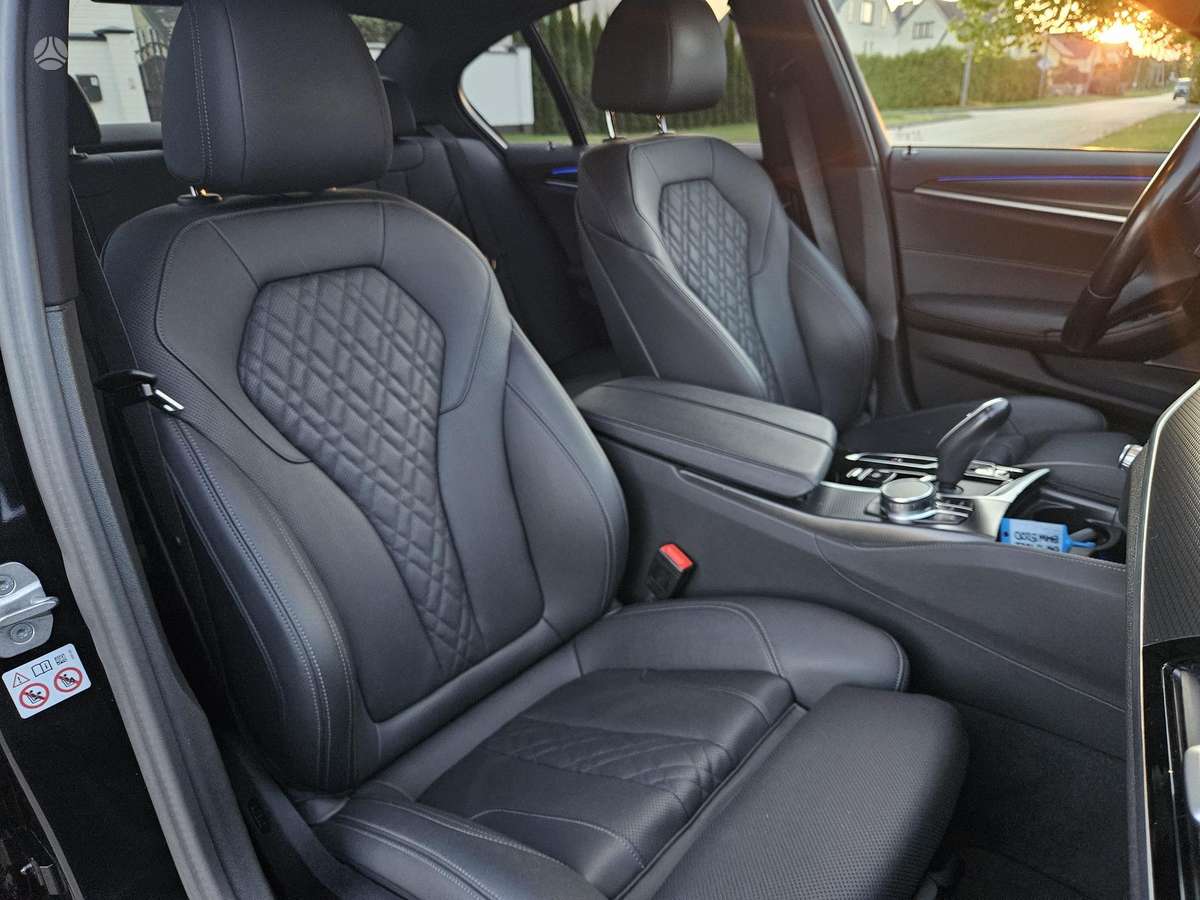 BMW 520, 2.0 l., saloon / sedan