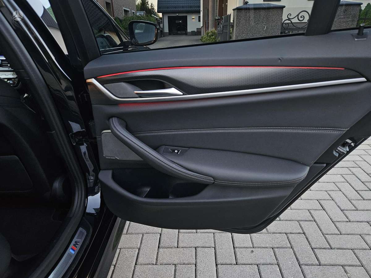 BMW 520, 2.0 l., saloon / sedan
