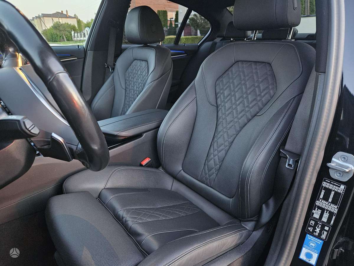 BMW 520, 2.0 l., saloon / sedan
