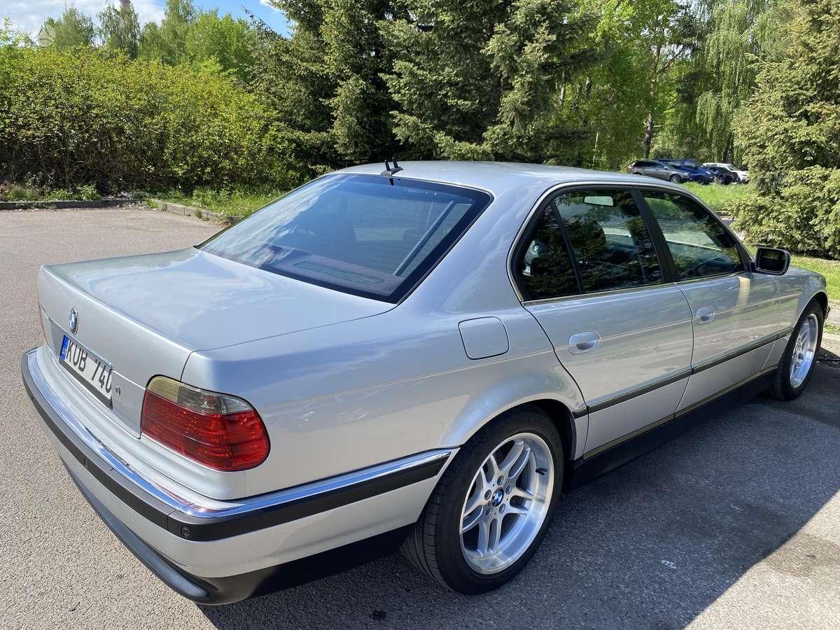 BMW 730, 2.9 l., Седан