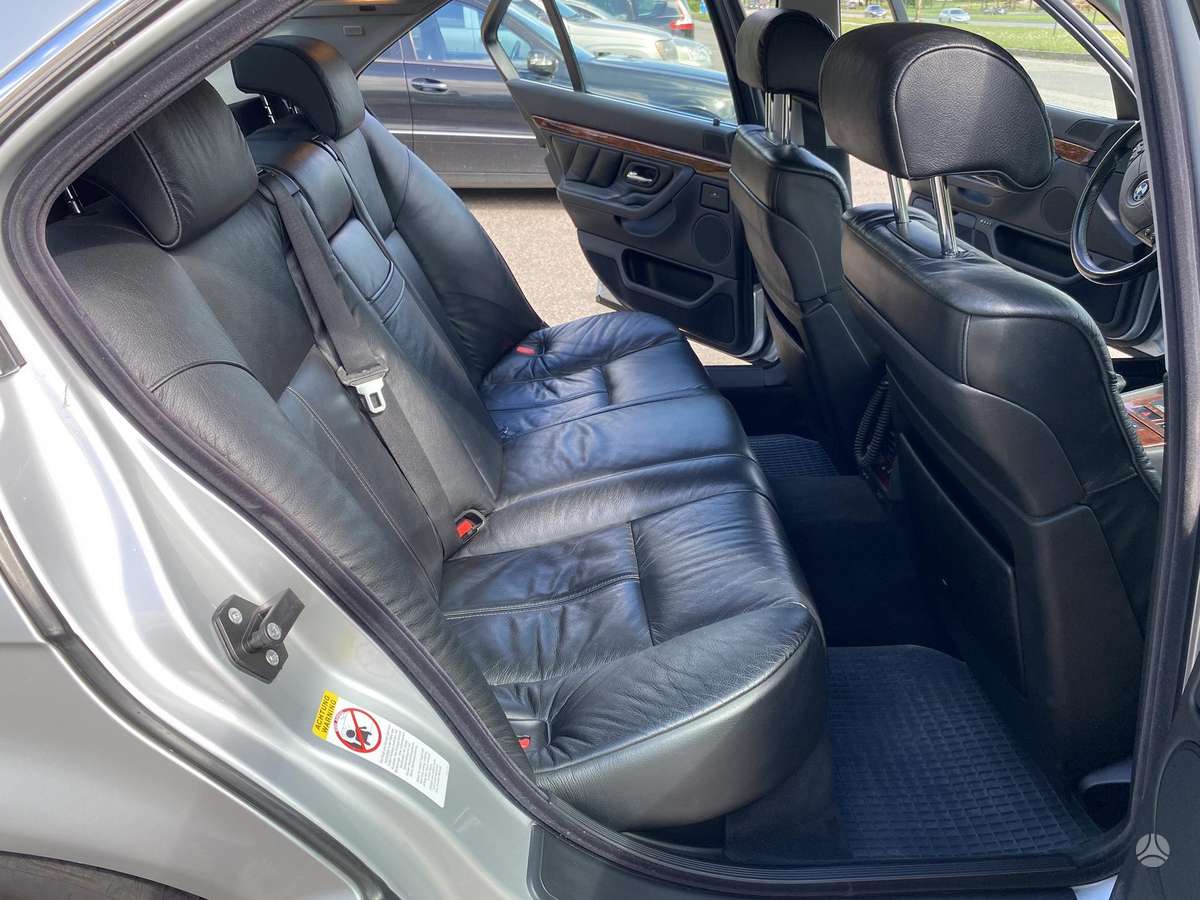BMW 730, 2.9 l., Седан