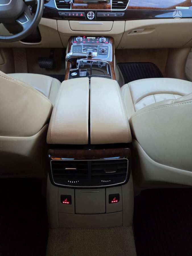 Audi A8, 3.0 l., sedanas