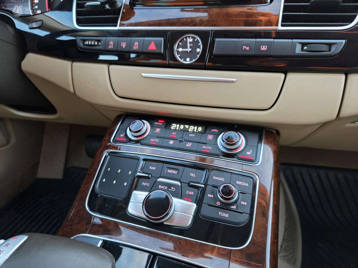 Audi A8, 3.0 l., sedanas