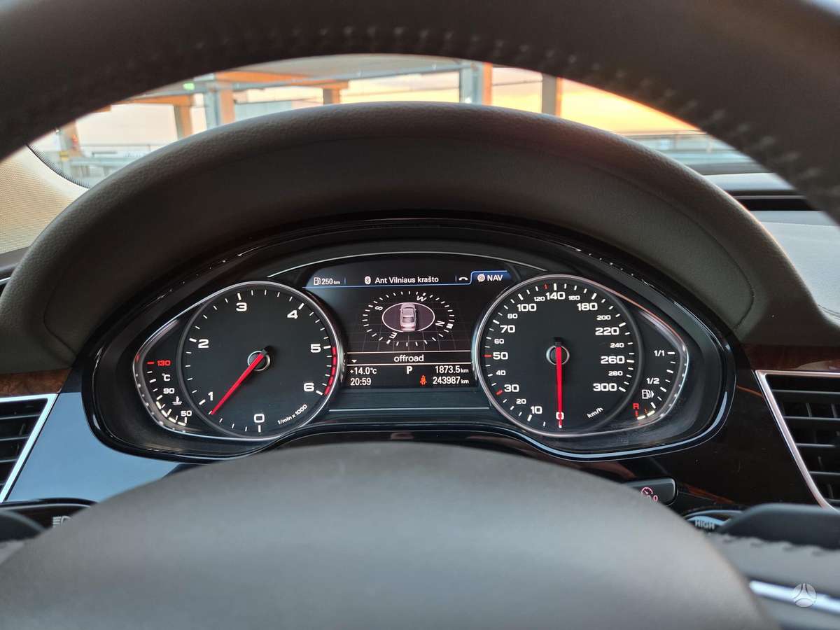 Audi A8, 3.0 l., sedanas