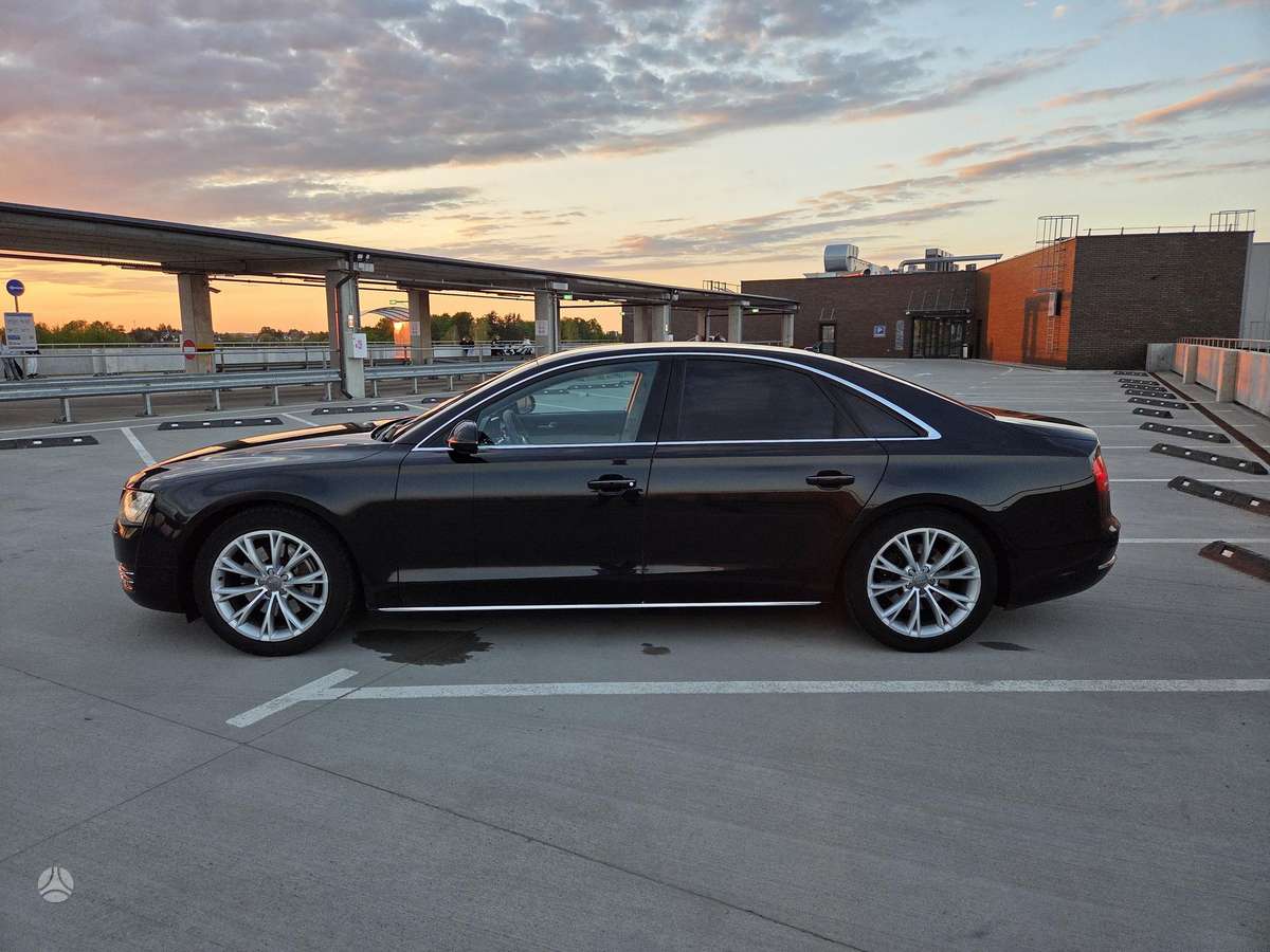 Audi A8, 3.0 l., Седан