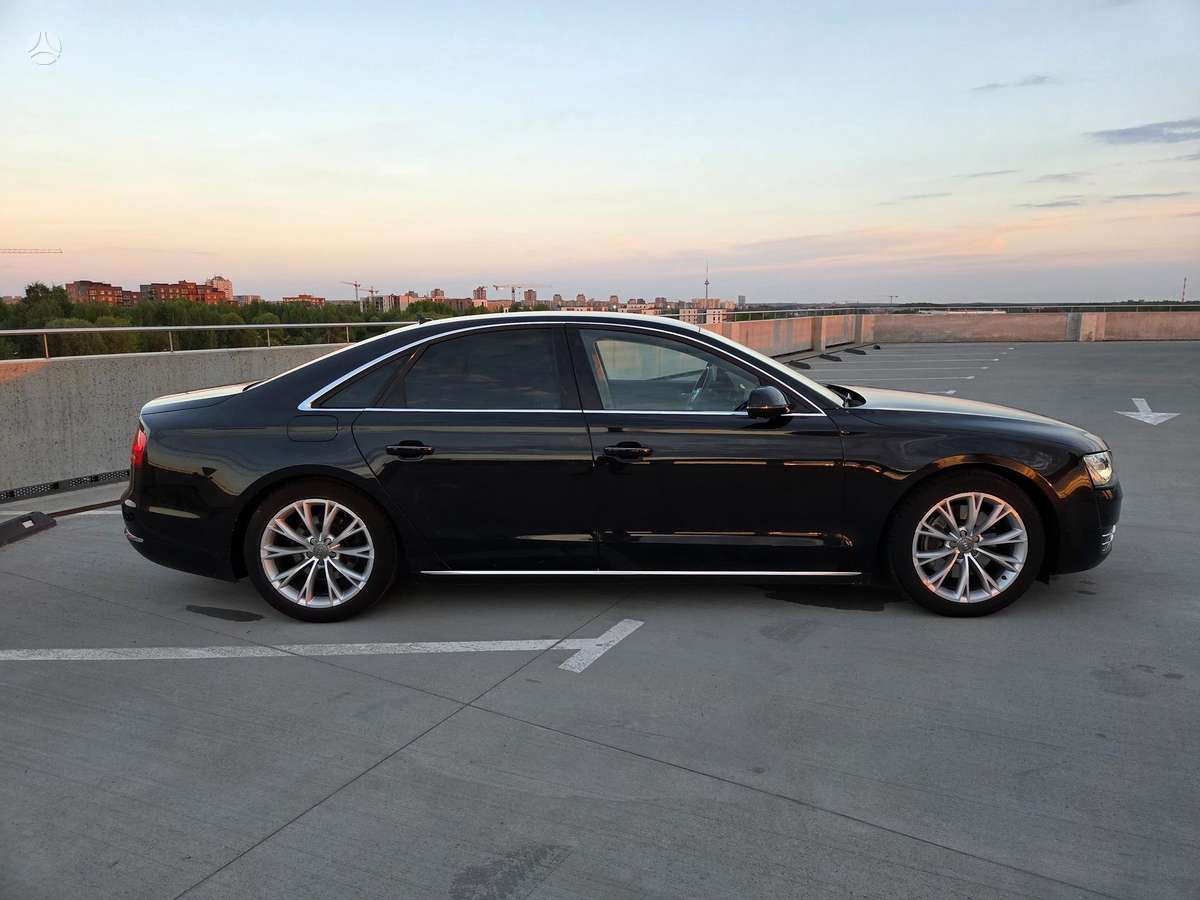 Audi A8, 3.0 l., Седан