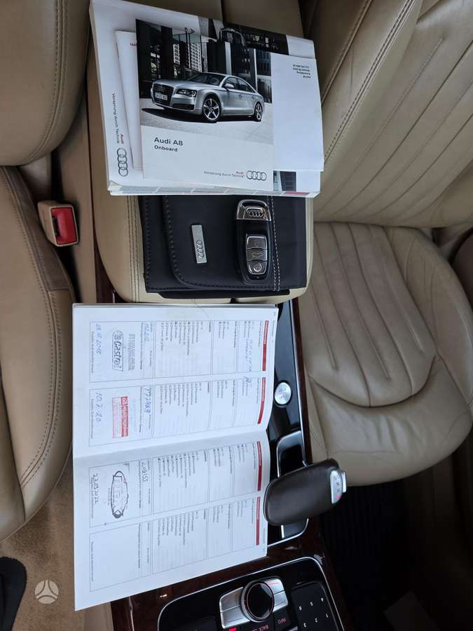 Audi A8, 3.0 l., sedanas