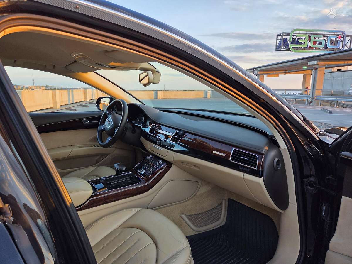 Audi A8, 3.0 l., sedanas