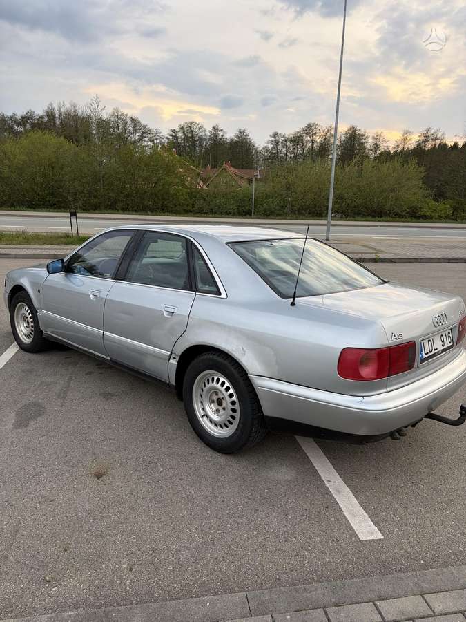 Audi A8, 2.5 l., Седан