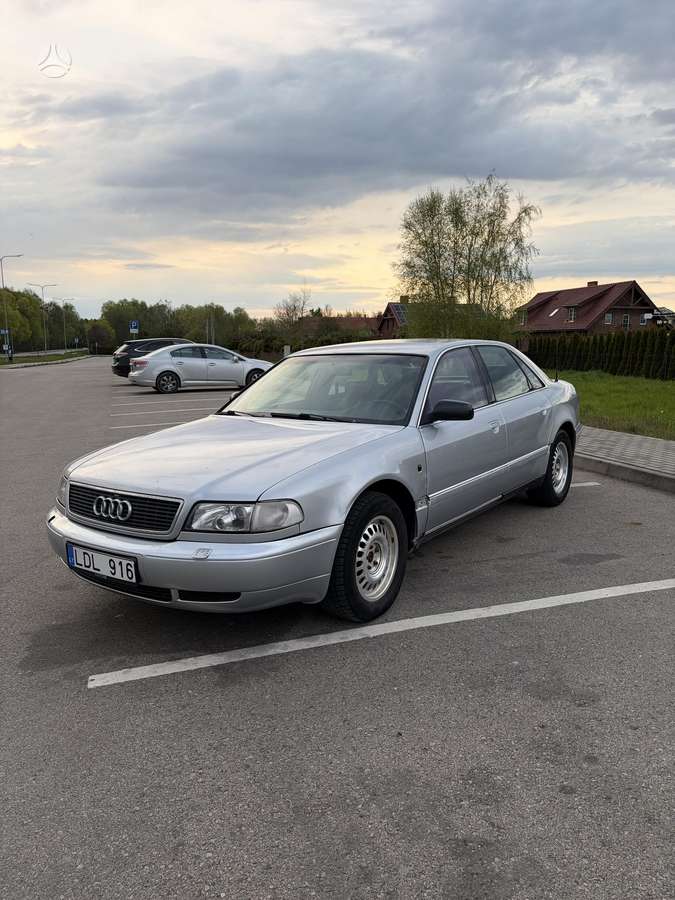 Audi A8, 2.5 l., Седан