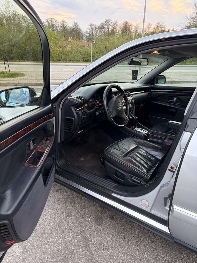 Audi A8, 2.5 l., Седан