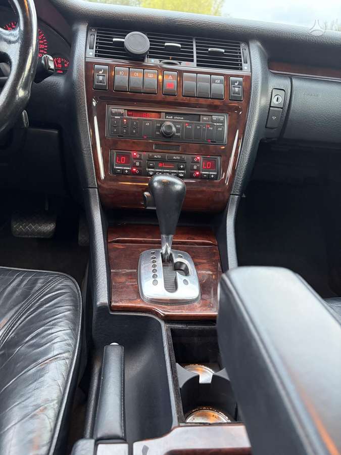 Audi A8, 2.5 l., Седан