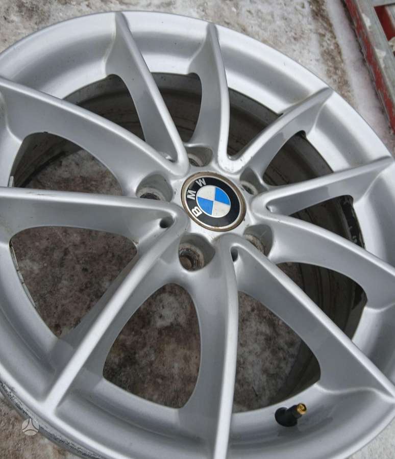 BMW, lengvojo lydinio, R17