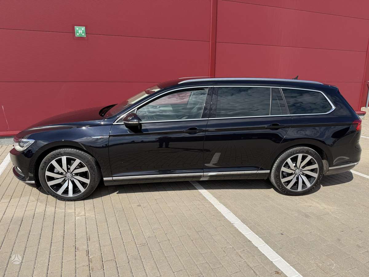 Volkswagen Passat - 4