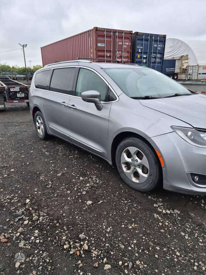 Chrysler Pacifica, 3.6 l., Минивэн