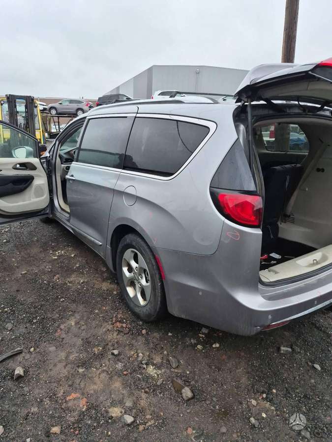 Chrysler Pacifica, 3.6 l., Минивэн