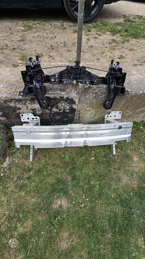 Porsche Macan bumper reinforcement