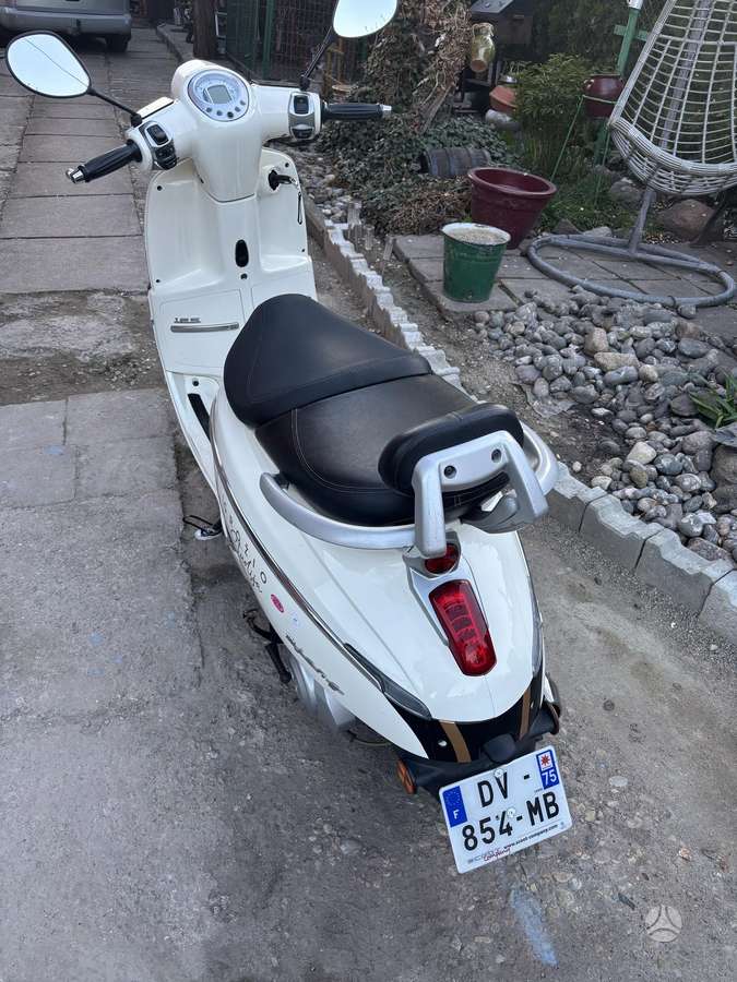 Peugeot Django Evasion, scooters / mopeds