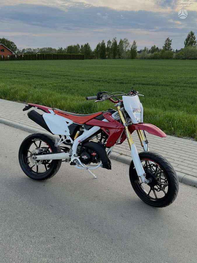Rieju MRT 49cc, мотороллеры / мопеды