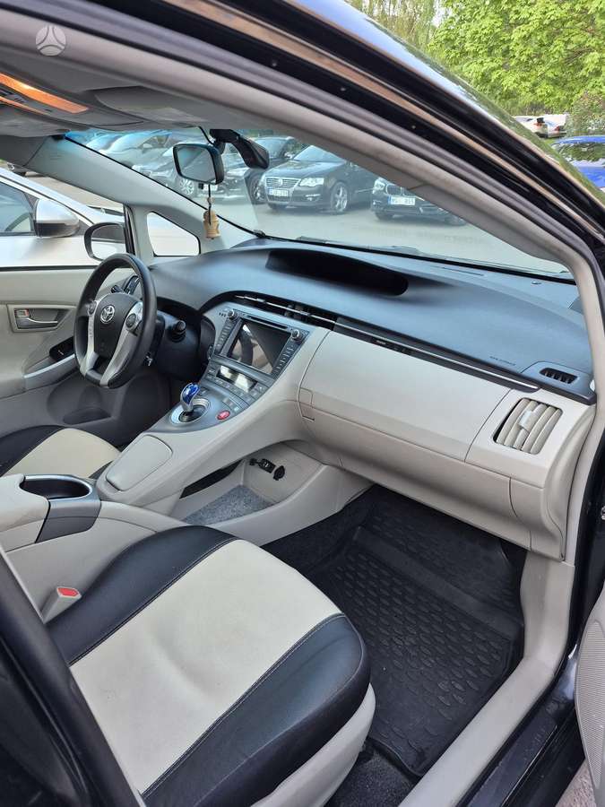 Toyota Prius - 6