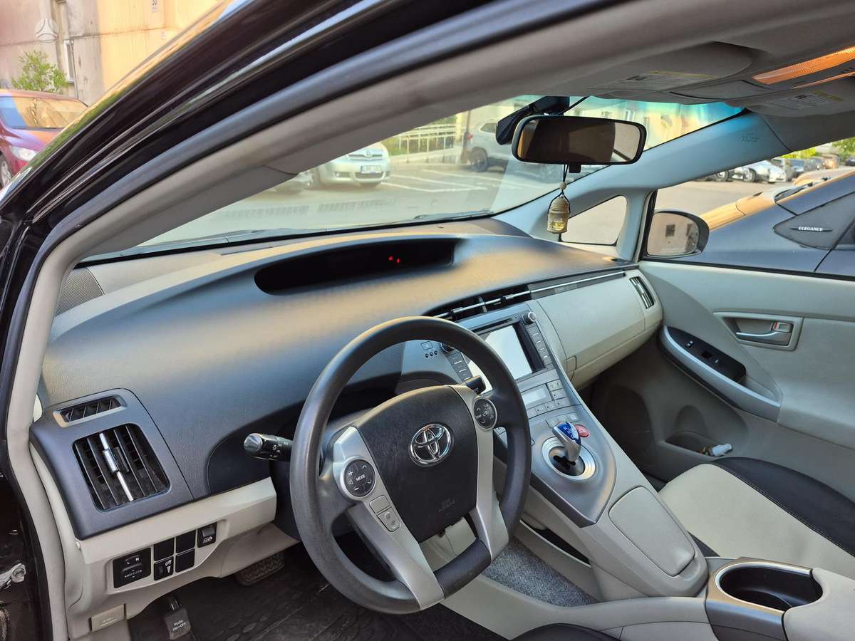 Toyota Prius - 7