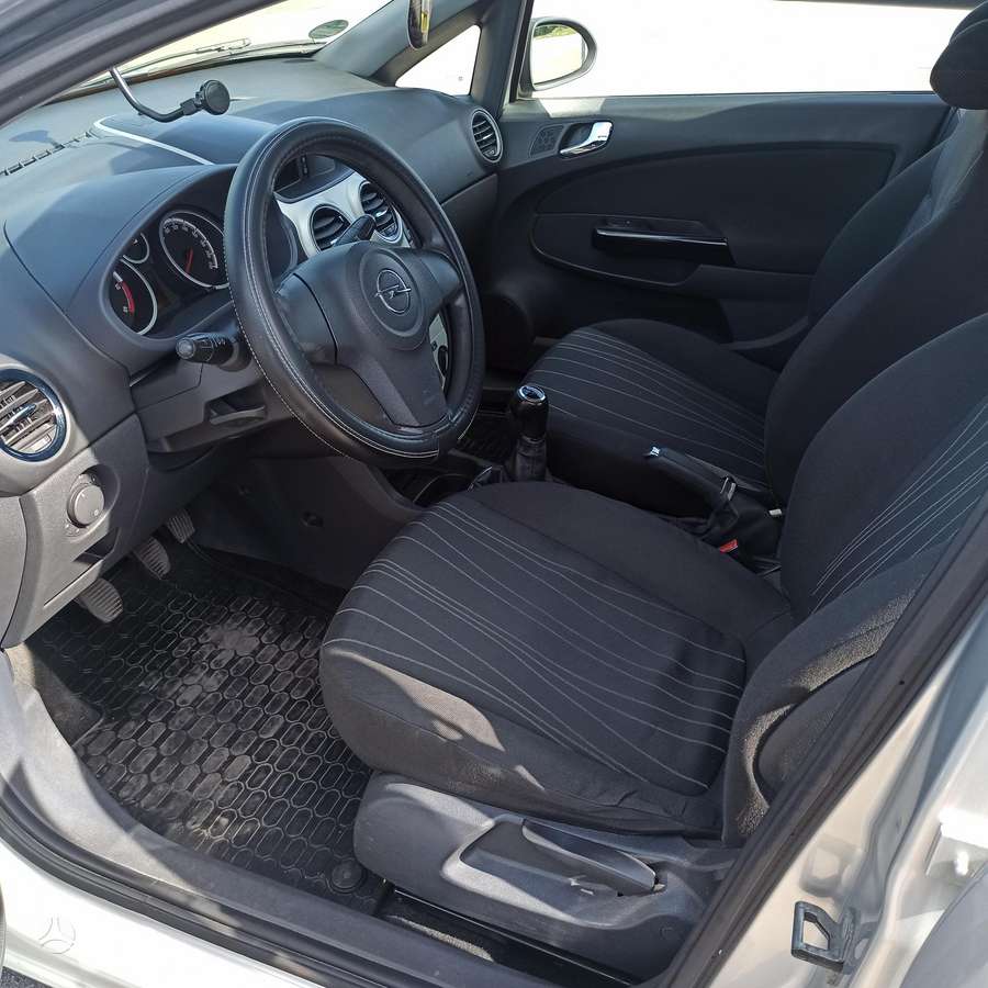 Opel Corsa, 1.3 l., Хэтчбек