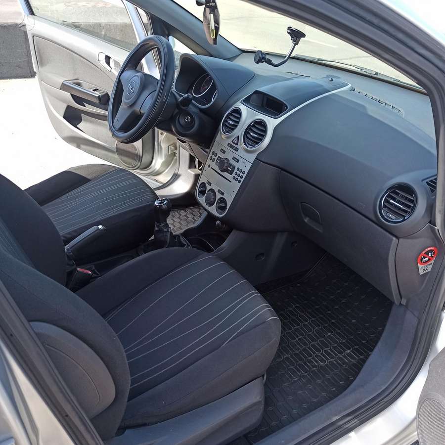 Opel Corsa, 1.3 l., Хэтчбек