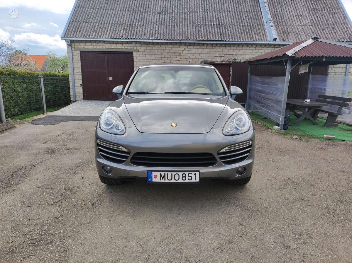 Porsche Cayenne - 4