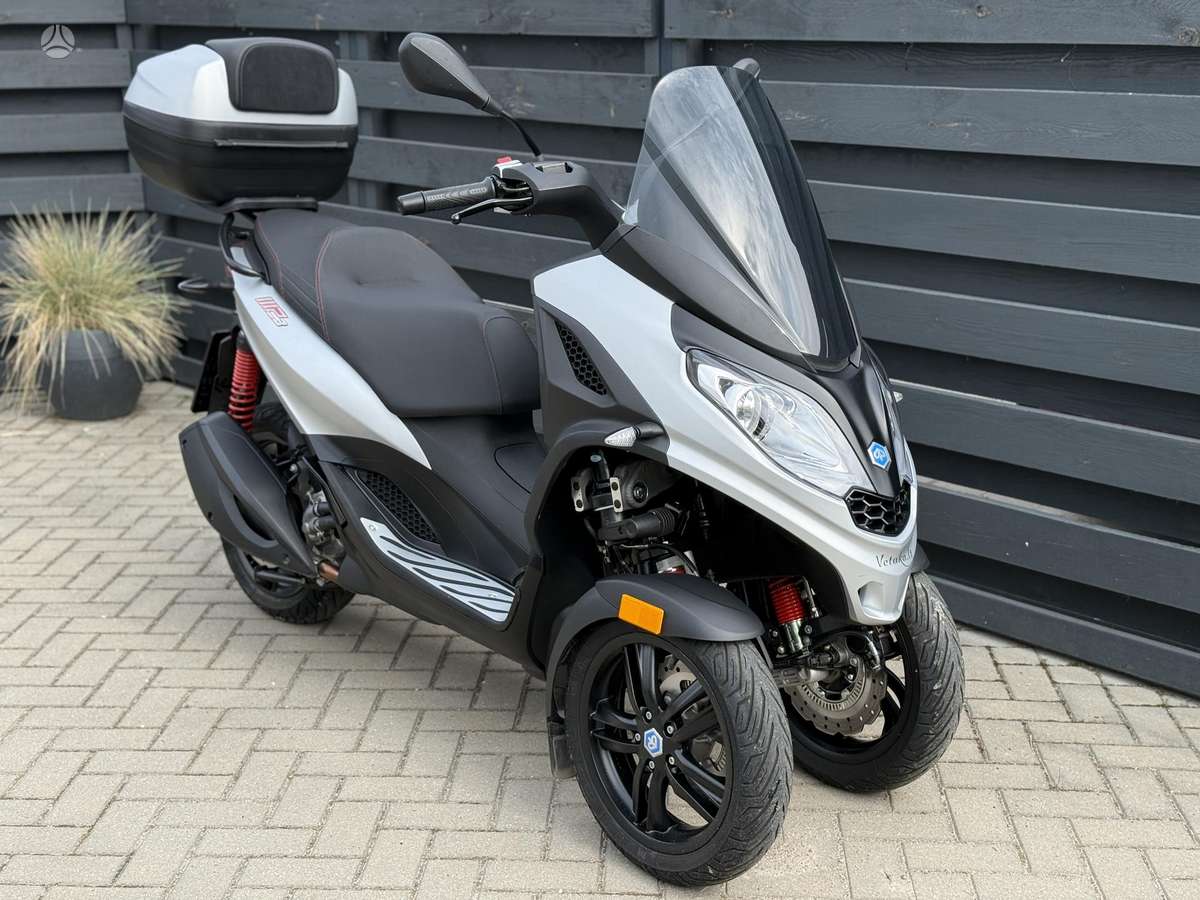 Piaggio MP3 278cc, trikes