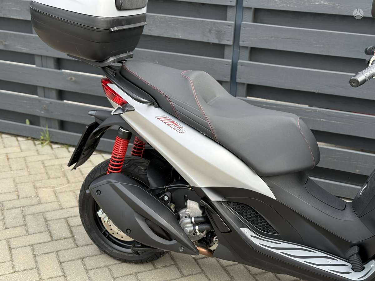Piaggio MP3 278cc, трициклы