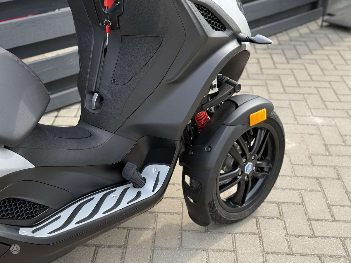Piaggio MP3 278cc, trikes